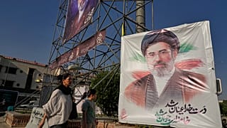 Iran : préparatifs des funérailles de l'ayatollah Ali Khamenei