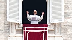 Papa Leone XIV al balcone 