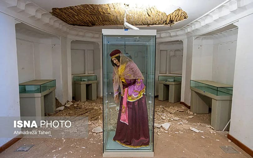 تخریب بخشی از بنای داخلی موزه هنرهای تزئینی در اصفهان