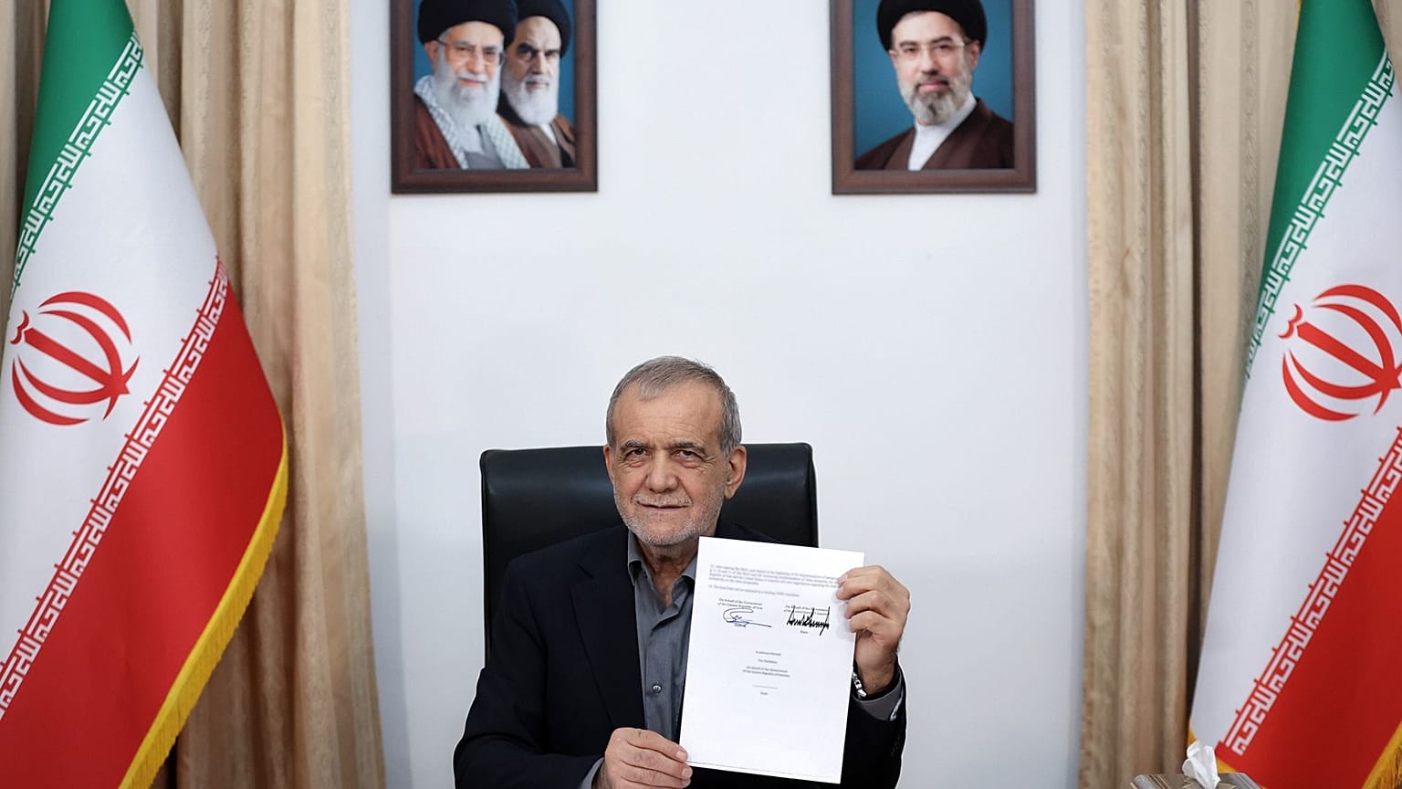 امضای تفاهم نامه با امریکا توسط رئیس جمهوری ایران
