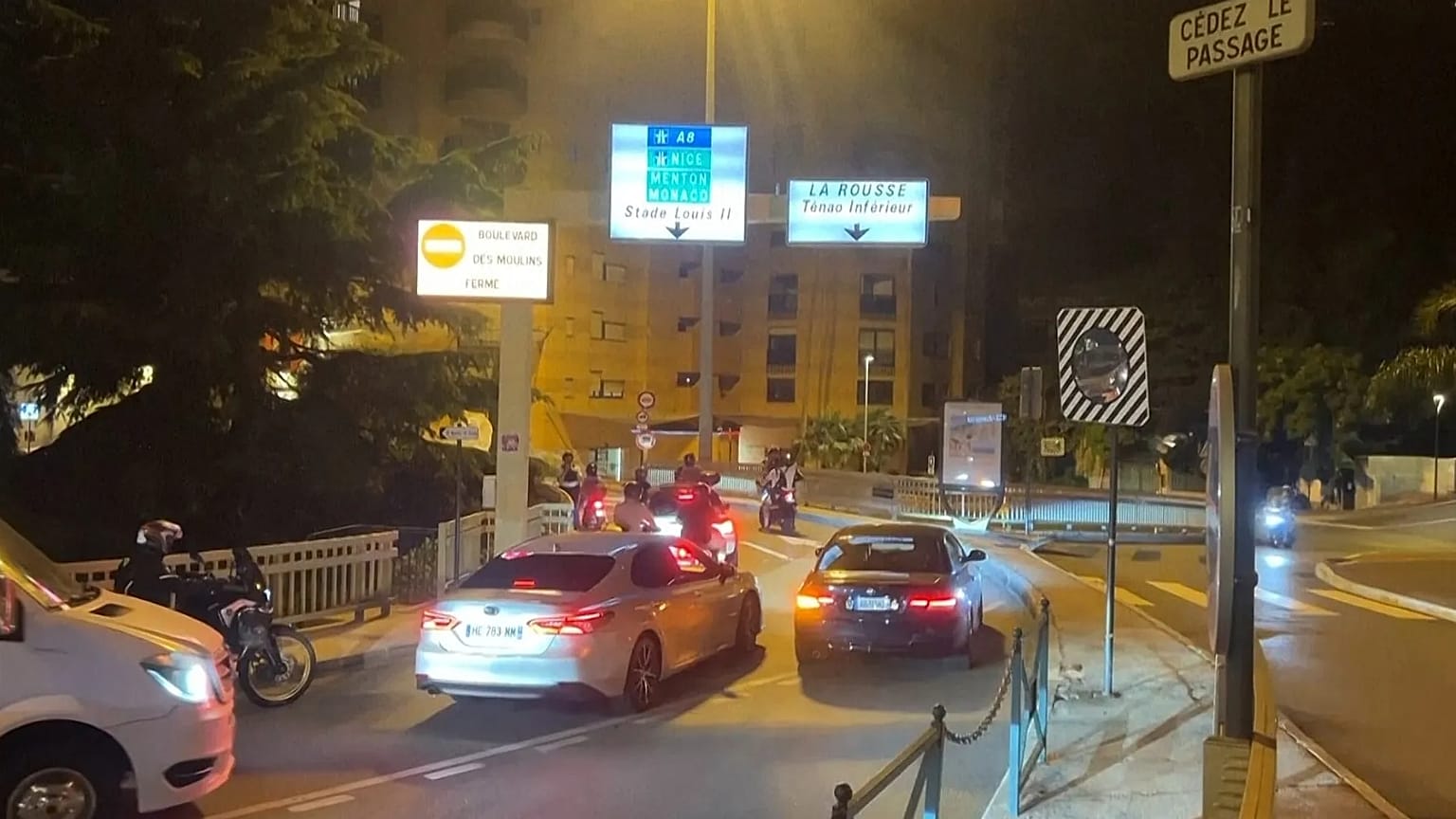 Polícia nas ruas do Mónaco após explosão de encomenda postal, 29 de junho de 2026