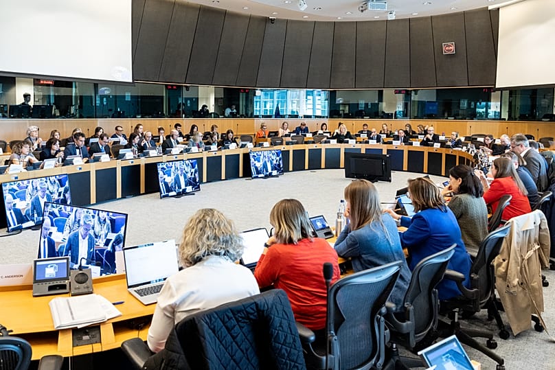 Háromoldalú egyeztetés a Kritikus Gyógyszerek Törvényéről