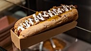 Frau Hund’s bastardo’ hot dog will be available in SWISS First on flights departing Switzerland until 1 September 