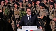 Emmanuel Macron prononce un discours lors des manœuvres militaires Orion 2026 au camp militaire de Suippes, dans l'est de la France, le jeudi 30 avril 20