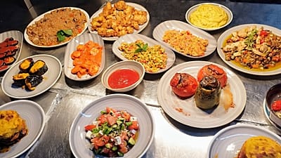 Πιάτα ελληνικής νησιώτικης κουζίνας (Μήλος)