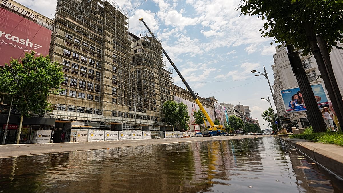 Two dead after storms batter Austria and Romania Two dead after storms batter Austria and Romania