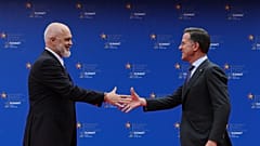 Der albanische Premierminister Edi Rama (links) und NATO-Generalsekretär Mark Rutte.