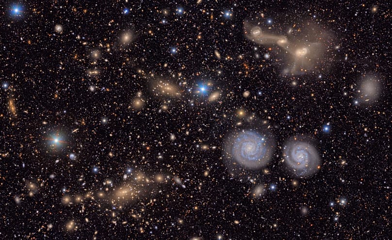 Questa immagine, fornita dal Vera C. Rubin Observatory NSF-DOE, mostra una piccola sezione dell'ammasso della Vergine 