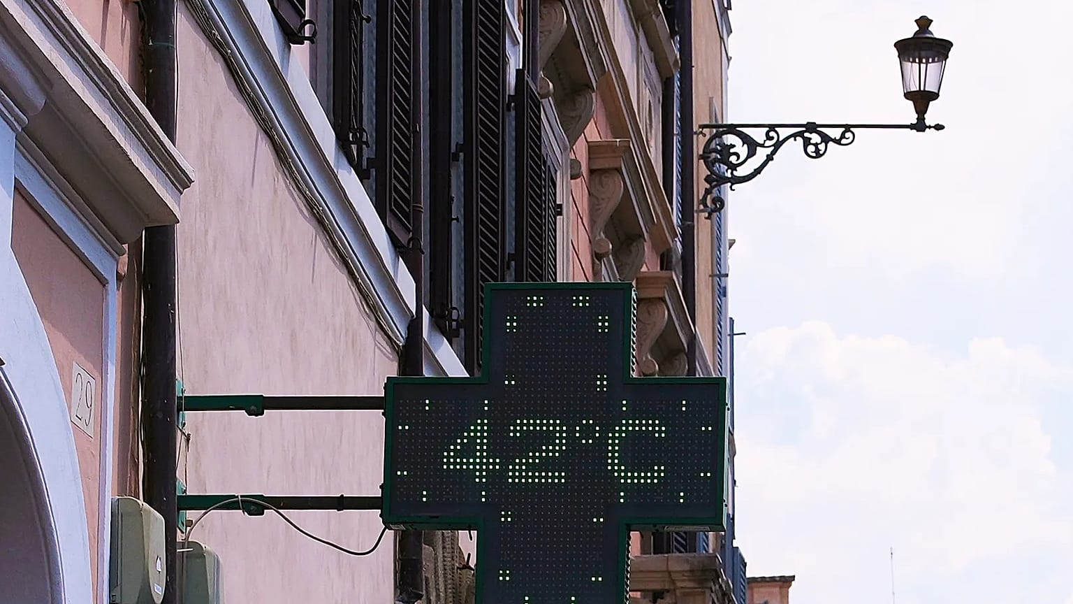 A pharmacy's thermometer during a heatwave in Rome, 23 June 2026.