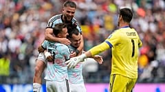 يحتفل لاعبو بلجيكا بعد نهاية مباراة كرة القدم في دور الـ 32 من كأس العالم بين بلجيكا والسنغال في سياتل، الأربعاء، الأول من يوليو 2026.