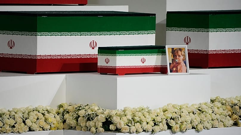 تابوت زهرا محمدی گلپایگانی، نوه کشته شده علی  خامنه‌ای در مصلی تهران، ۳ ژوئیه ۲۰۲۶