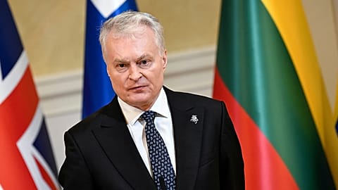 ARQUIVO: presidente da Lituânia, Gitanas Nauseda, faz declaração antes da cimeira da Força Expedicionária Conjunta (JEF), em Helsínquia, 26 de março de 2026