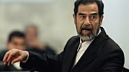 صورة أرشيفية- يتحدث الرئيس العراقي الراحل صدام حسين أثناء استئناف محاكمته في المنطقة الخضراء المحصنة ببغداد، العراق، يوم الثلاثاء 30 مايو/أيار 2006.