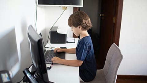 International group calls for AI safety measures for children ahead of UN summit 
