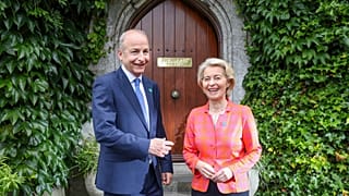 Irlands Regierungschef empfängt EU-Kommissionspräsidentin in Cork