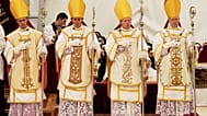 I vescovi consacrati dalla Fraternità San Pio X: Marc Hanappier, Michel Poinsinet de Sivry, Michael Goldade e Pascal Schreiber 