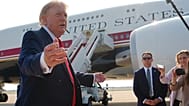 Trump, 1 Temmuz 2026'da Md.'deki Joint Base Andrews'te Air Force One'a binmeden önce gazetecilere konuşuyor. (AP Photo/Julia Demaree Nikhinson
