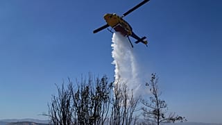 Πυροσβεστικό ελικόπτερο εν δράση στην Ελλάδα - φώτο αρχείου