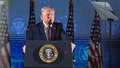 Le président Donald Trump prend la parole au mémorial national du mont Rushmore, vendredi 3 juillet 2026, près de Keystone, Dakota du Sud.