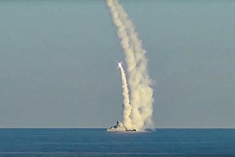 Abschuss eines russischen Marschflugköpers vom Typ Kalibr im Ukraine-Krieg 2022