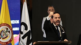De la Espriella pronuncia un discurso tras recibir sus credenciales por parte de las autoridades electorales colombianas en Bogotá, el pasado 25 de junio de 2026