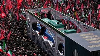 Iran : le cortège funèbre de Khamenei traverse Téhéran