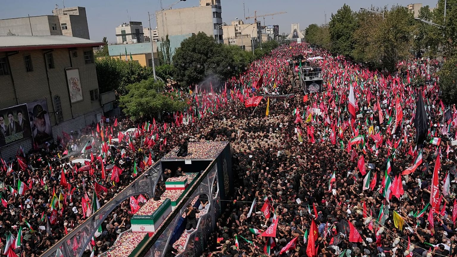 مراسم تشییع جنازه علی خامنه‌ای در تهران