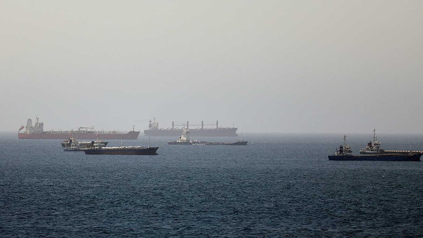 Oil tanker hit by 'unknown projectile' in Strait of Hormuz, British ...