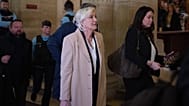 Marine Le Pen arrive à la cour d'appel à Paris, le mercredi 11 février 2026.