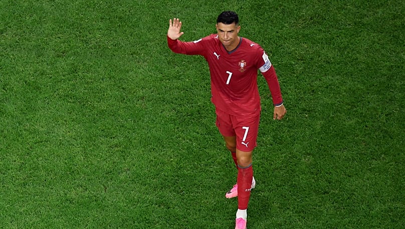 Cristiano Ronaldo, de Portugal, reacciona tras la derrota de Portugal ante España en los octavos de final del Mundial de fútbol en Arlington, Texas, cerca de Dallas.