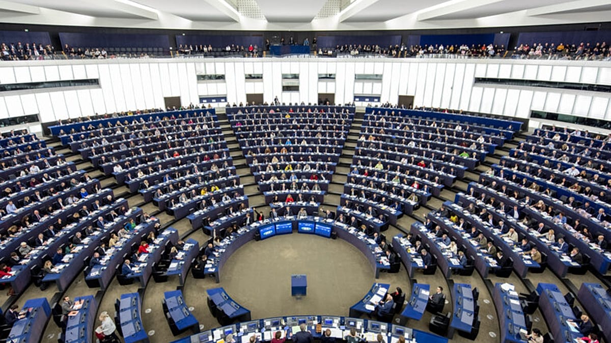 Exclusive: The Left group wants to halve MEP salaries