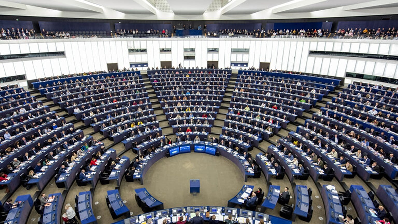 MEPs have a total monthly revenue of around €17,000