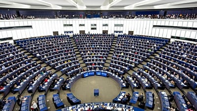 Eurodeputados recebem um rendimento mensal total de cerca de 17 000 €