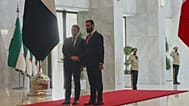 الرئيس الفرنسي إيمانويل ماكرون خلال لقائه نظيره السوري أحمد الشرع