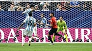 إنزو فرنانديز (24 عامًا) لاعب منتخب الأرجنتين يسجل الهدف الثالث خلال مباراة دور الـ16 من كأس العالم لكرة القدم بين الأرجنتين ومصر في أتلانتا، الثلاثاء 7 يوليو 2026. (صورة من و