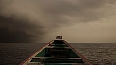 Esta imagen muestra la proa de una piragua, un típico bote pesquero senegalés que también utilizan los inmigrantes con destino a Europa