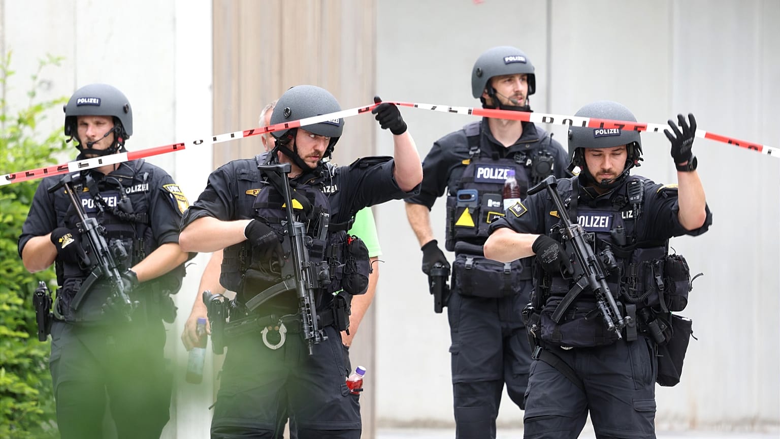 The Support Unit (USK), a specialised unit of the Bavarian police, in the grounds of the Welfen Gymnasium in Schongau, 8 July, 2026