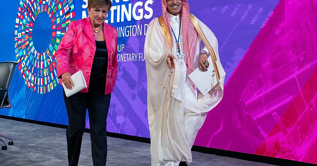 IMF lowers global growth forecast amid geopolitical tensions