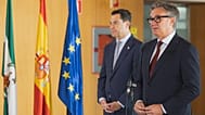 Manuel Gavira, vicepresidente electo de la Junta (derecha) por parte de Vox, comparece junto a Juan Manuel Moreno Bonilla, presidente electo andaluz del Partido Popular