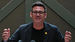 Andy Burnham, a Munkáspárt politikusa beszédet mond a People's History Museumban, az angliai Manchesterben 2026. június 29-én, hétfőn.