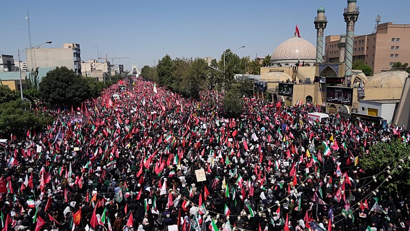 6 يوليو/تموز 2026، مشيعون يشاركون في مراسم تشييع المرشد الإيراني الراحل علي خامنئي في طهران.