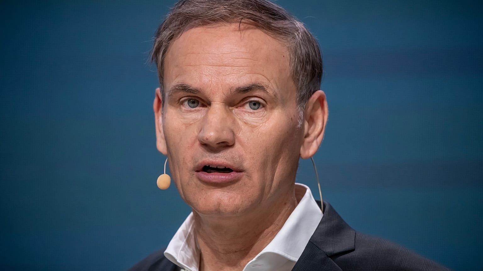 Archivbild: Oliver Blume, Vorstandschef von Volkswagen, spricht auf der Jahrespressekonferenz in Berlin, Deutschland, 14. März 2023.