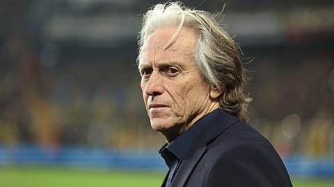 Jorge Jesus e jogo dos oitavos de final da Liga Europa entre Fenerbahçe e Sevilla em Istambul, 2023
