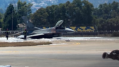 Un F-16 à l’aéroport de Zante
