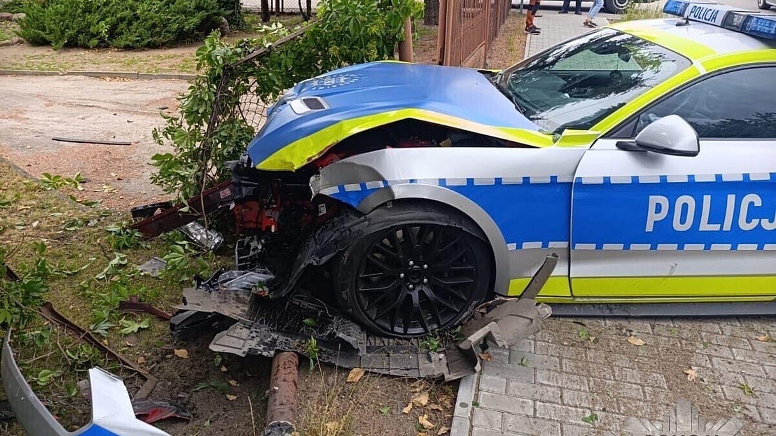 Policyjny Mustang GT rozbity pod Radomiem, 9 lipca 2026 r.