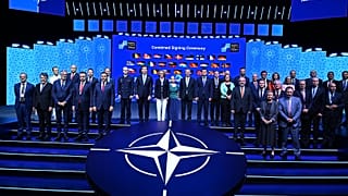 NATO Zirvesi'nde anlaşmaların açıklandığı Savunma Forumu'ndan bir kare.