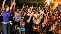 Les supporters français exultent après la qualification des Bleus face au Maroc