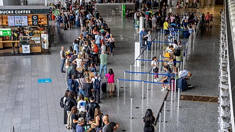 Airports and airlines have also joined the chorus of criticism, once again warning of the disruption caused by the Entry/Exit System (EES). 