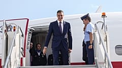Spaniens Regierungschef Pedro Sánchez trifft am Dienstag, dem siebten Juli 2026, zum NATO-Gipfel in Ankara in der Türkei ein.