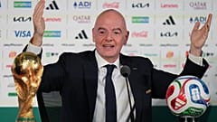 El presidente de la FIFA, Gianni Infantino, habla durante una rueda de prensa en el estadio de Ciudad de México, miércoles diez de junio de 2026.